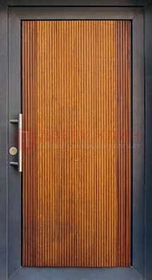 Коричневая входная дверь c МДФ панелью ЧД-03 в частный дом в Дедовске