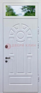Белая входная дверь со стеклом и верхней фрамугой ДФГ-3 в Дедовске