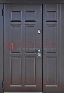 Тёмная двухстворчатая входная дверь для коттеджа с МДФ ДМ-533 в Дедовске