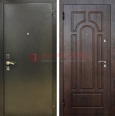Железная темно-серая дверь с порошковым напылением и МДФ Тисненый орех ДП-275 в Дедовске