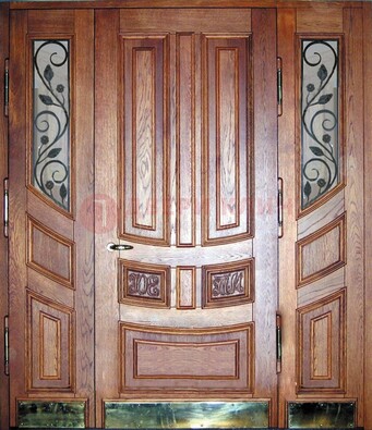 Парадная дверь со стеклом и ковкой ДПР-35 для загородного дома в Дедовске