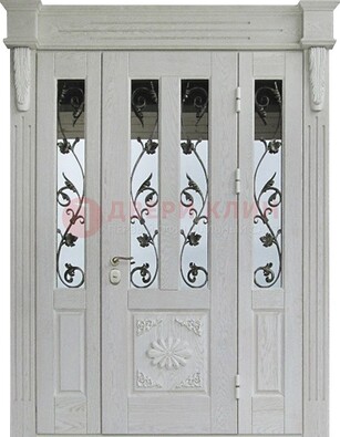 Входная парадная дверь со стеклом и ковкой в белом цвете ДПР-93 в Волжском