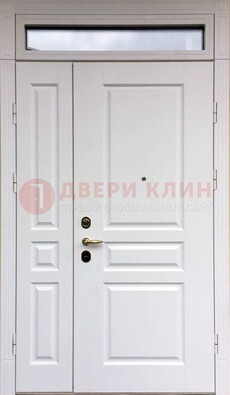 Белая двухстворчатая металлическая дверь со стеклом ДС-63 в Дедовске