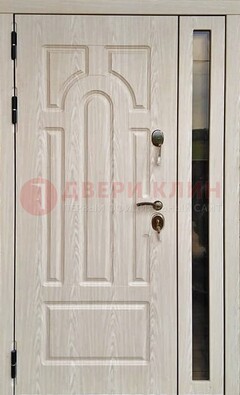 Белая металлическая дверь со стеклом ДС-68 в Дедовске