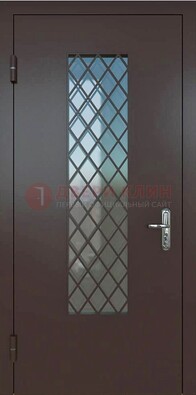 Темная металлическая дверь с решеткой и стеклом ДС-7 в Дедовске