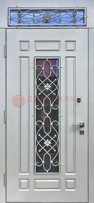 Белая железная дверь со стеклом и ковкой с верхней фрамугой ДСК-112 в Дедовске