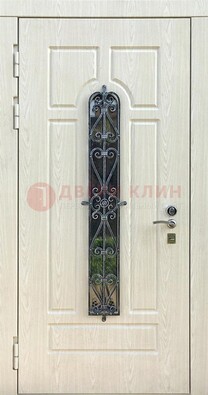 Светлая стальная дверь со стеклом и ковкой ДСК-118 в Дедовске