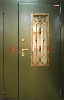 Стальная дверь со стеклом и ковкой ДСК-29 для квартиры в Дедовске