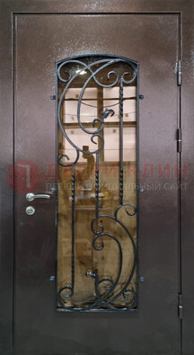 Металлическая дверь со стеклом и ковкой ДСК-95 для магазина в Дедовске