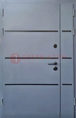 Серая металлическая тамбурная дверь с молдингами ДТМ-42 в Дедовске