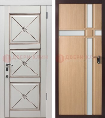 Белая уличная дверь с зеркальными вставками внутри ДЗ-94 в Дедовске